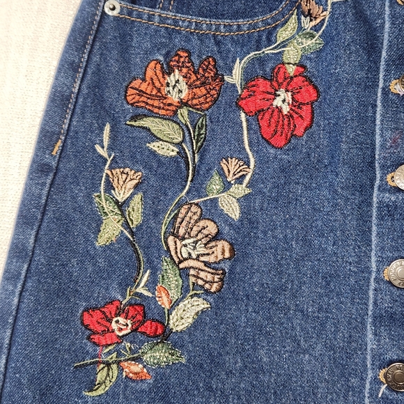 Daisy Street Floral Embroidered Denim Skirt Size 2 Embroidery Flowers - Picture 3 of 8